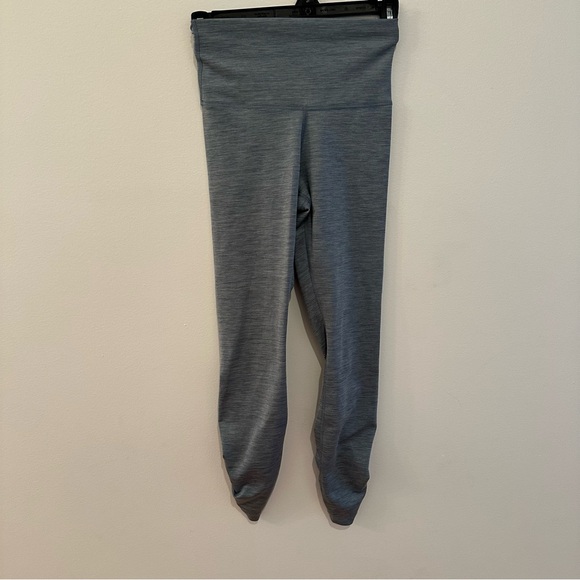 Nike Yoga Ruche Women's Size XS
Diffused Blue 7/8 High Rise Tights - Picture 1 of 5